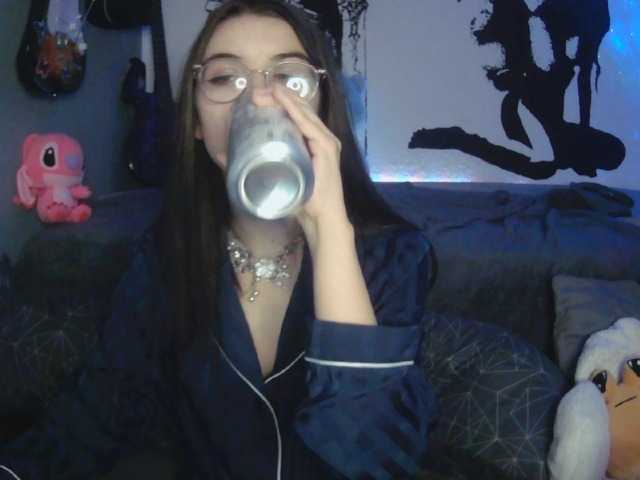 kitsun0ira live cam on BongaCams