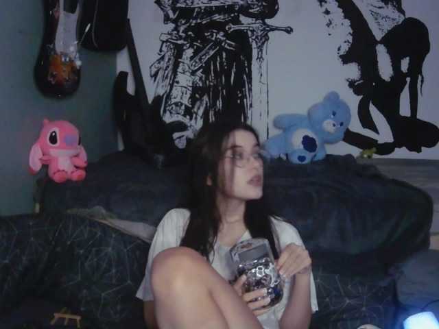 kitsun0ira live webcam show