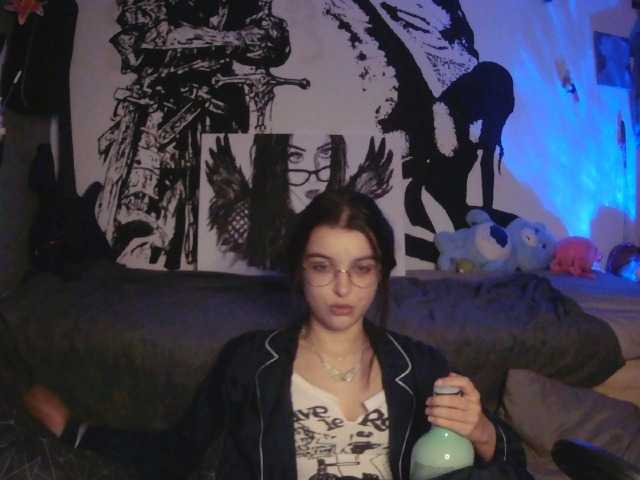 kitsun0ira live webcam show