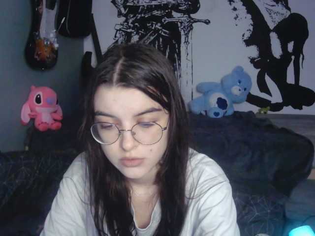 kitsun0ira live webcam show
