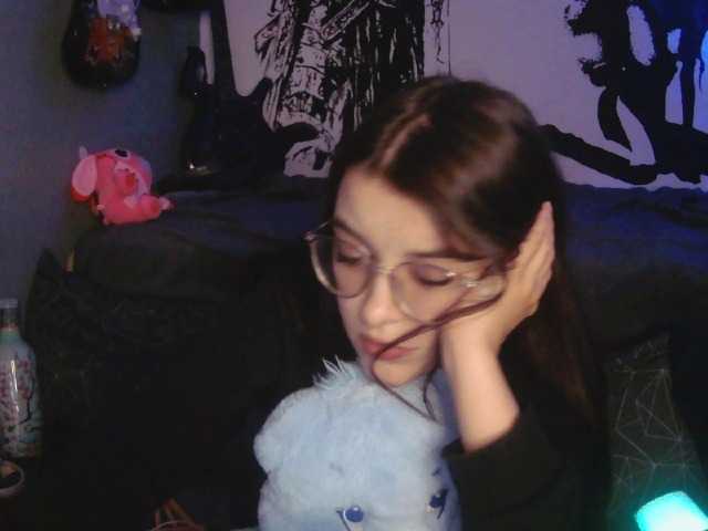kitsun0ira live webcam show