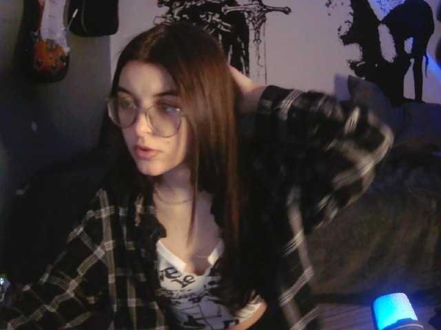 kitsun0ira live cam on BongaCams