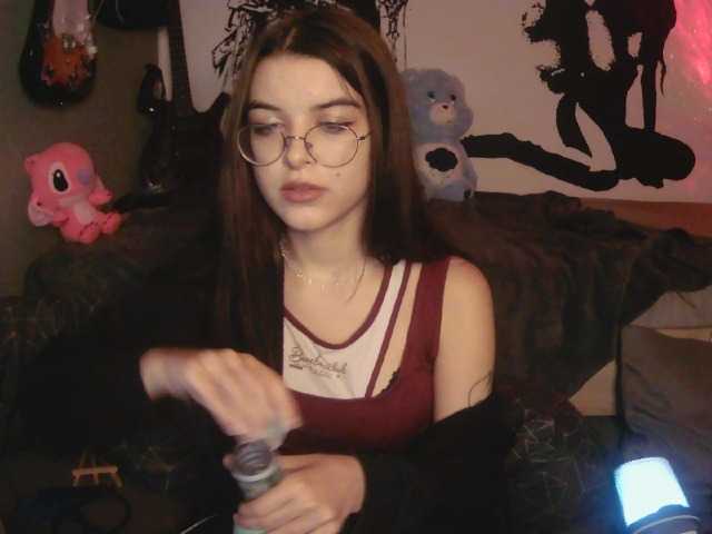 kitsun0ira live webcam show