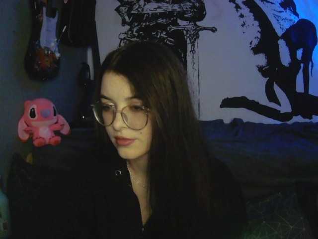 kitsun0ira live webcam show