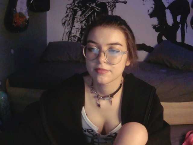 kitsun0ira live sex show
