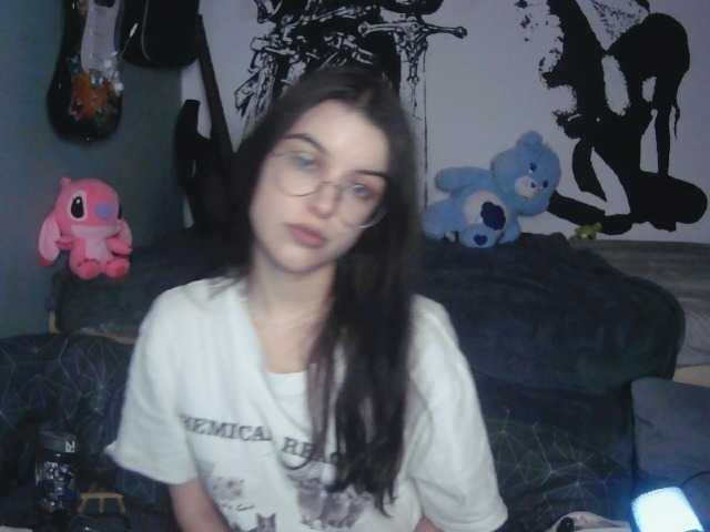 kitsun0ira live webcam show