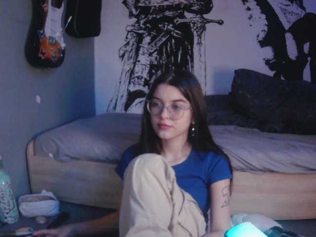 kitsun0ira live cam on BongaCams