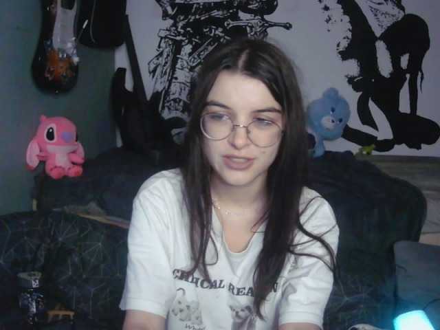 kitsun0ira live webcam show