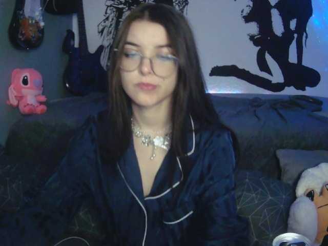 kitsun0ira live cam on BongaCams