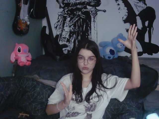 kitsun0ira live webcam show