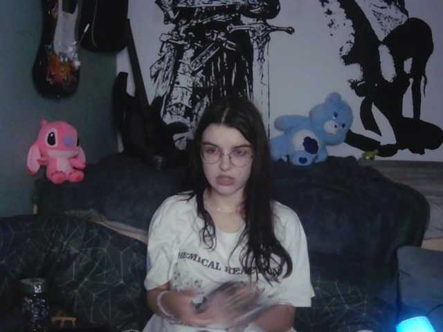 kitsun0ira live webcam show