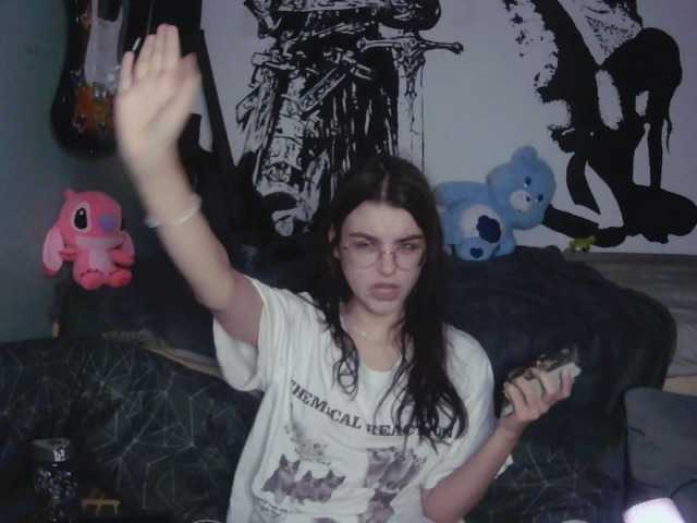 kitsun0ira live webcam show