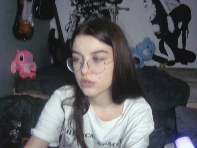 kitsun0ira live webcam show