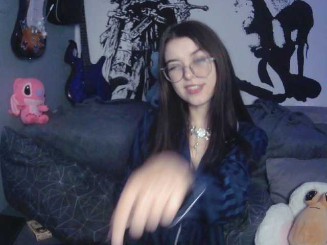 kitsun0ira live cam on BongaCams