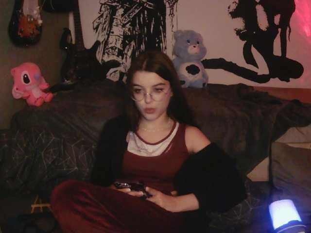 kitsun0ira live webcam show