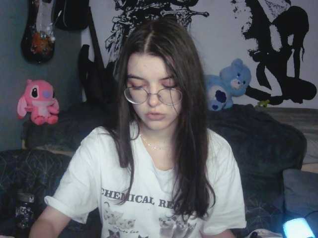 kitsun0ira live webcam show