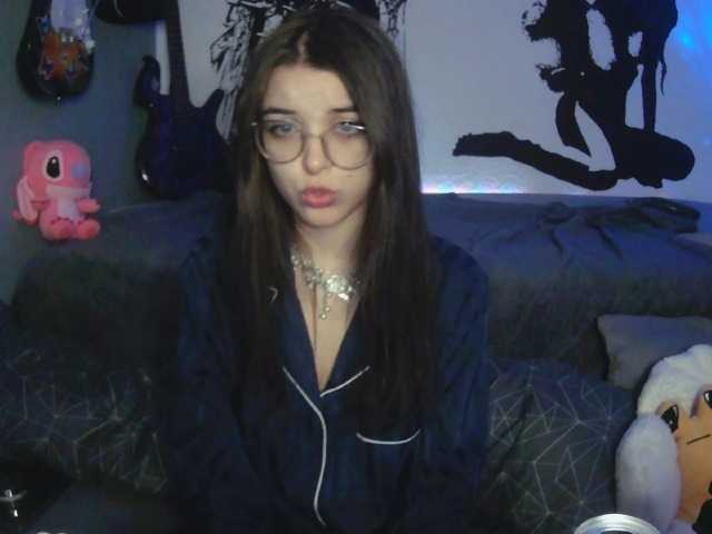 kitsun0ira live cam on BongaCams
