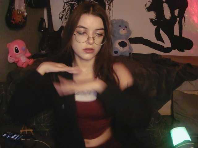 kitsun0ira live webcam show