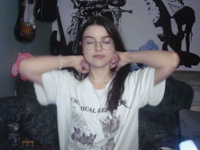 kitsun0ira live cam on BongaCams