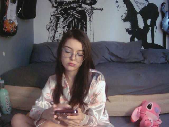 kitsun0ira live cam on BongaCams