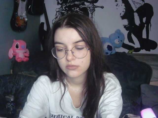 kitsun0ira live webcam show