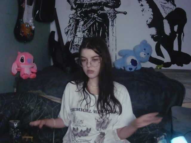 kitsun0ira live webcam show