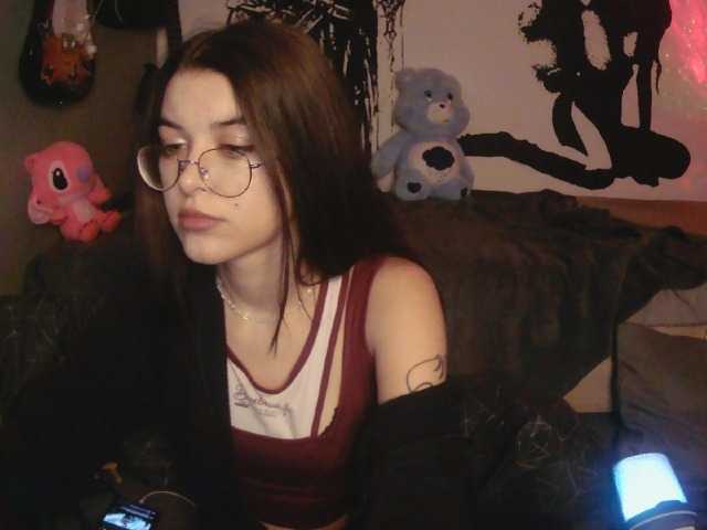 kitsun0ira live webcam show