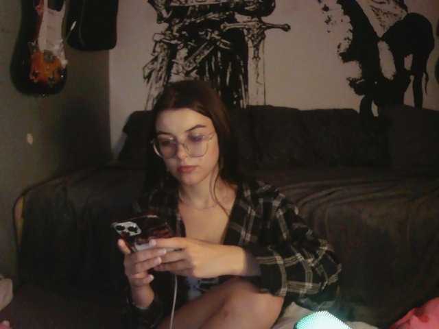 kitsun0ira live cam on BongaCams
