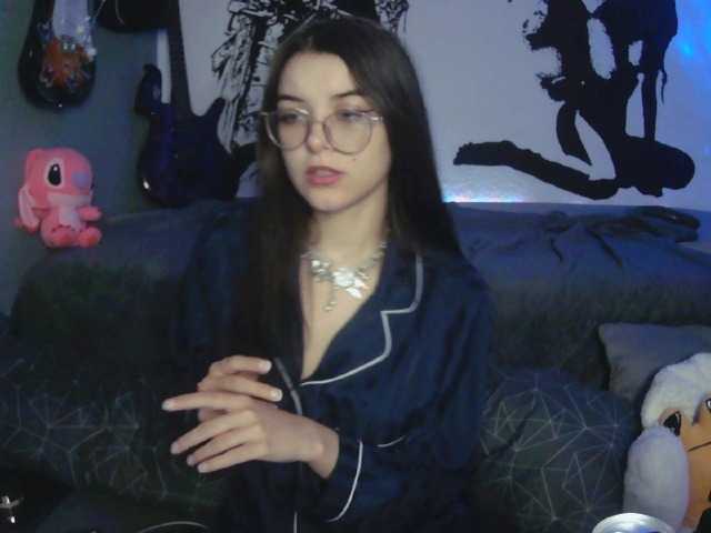 kitsun0ira live cam on BongaCams