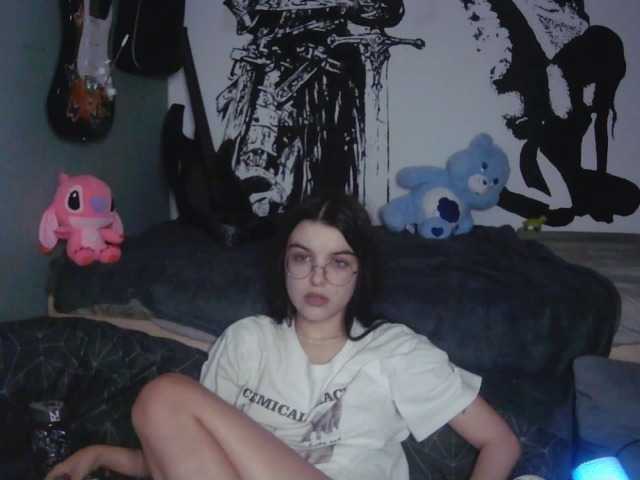 kitsun0ira live webcam show