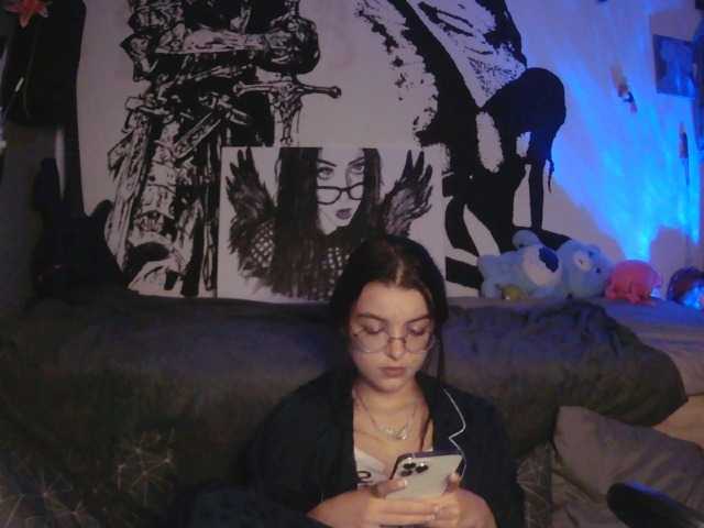 kitsun0ira live webcam show