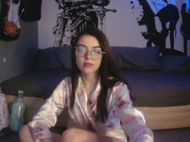 kitsun0ira live cam on BongaCams