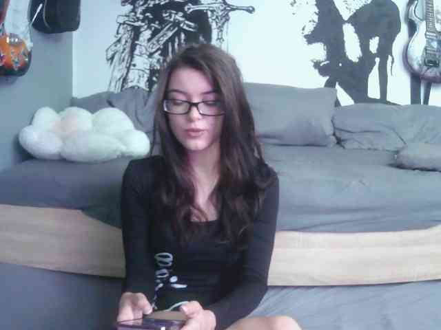 kitsun0ira webcam