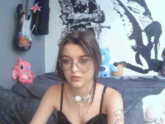 kitsun0ira webcam