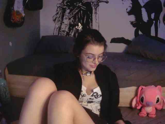 kitsun0ira webcam