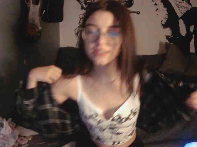 kitsun0ira webcam