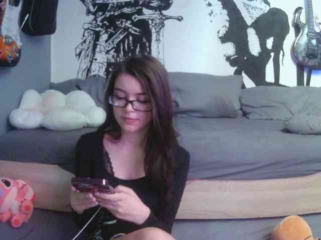 kitsun0ira webcam