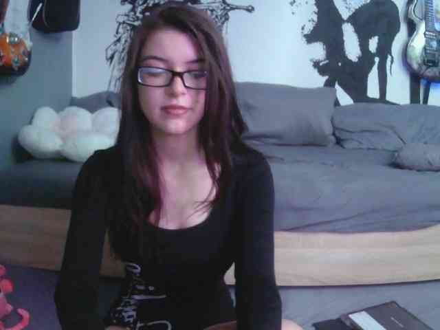 kitsun0ira webcam