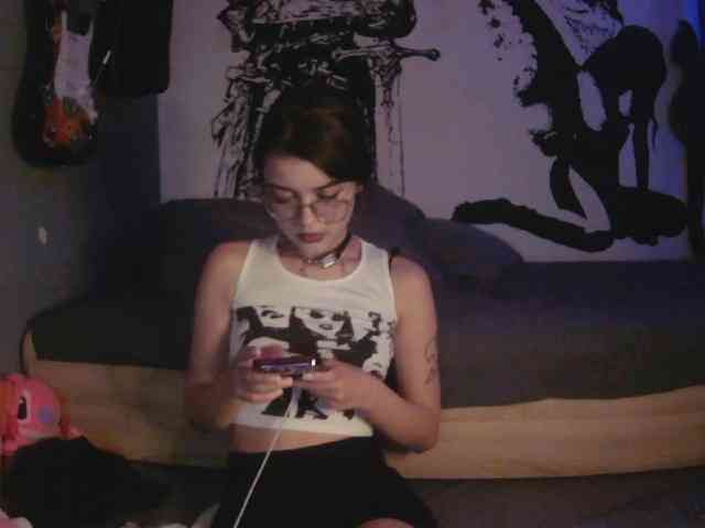 kitsun0ira webcam