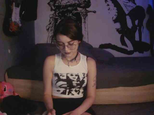 kitsun0ira webcam