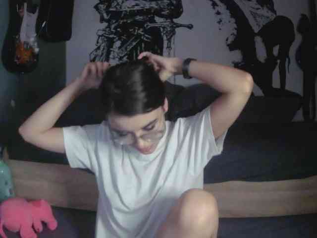kitsun0ira webcam