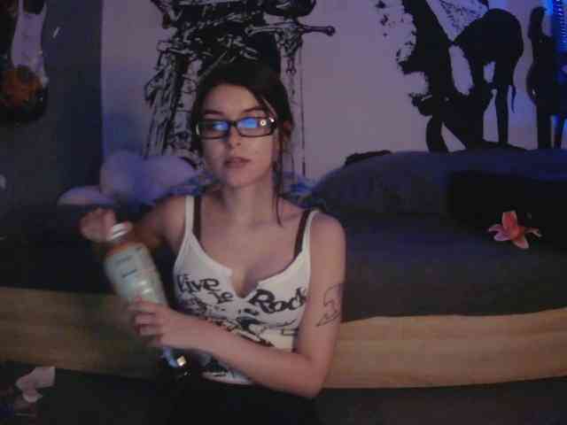 kitsun0ira webcam