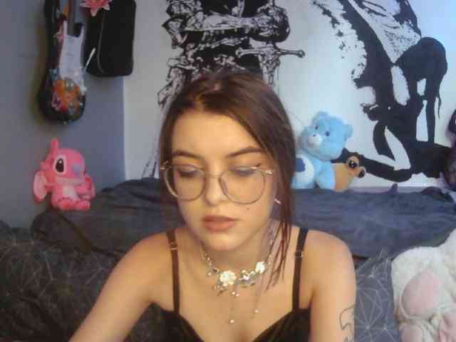 kitsun0ira webcam