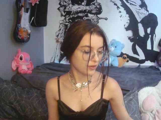 kitsun0ira webcam