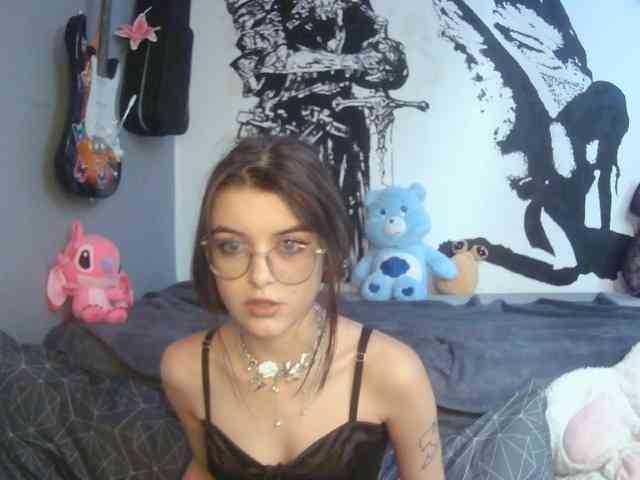 kitsun0ira webcam