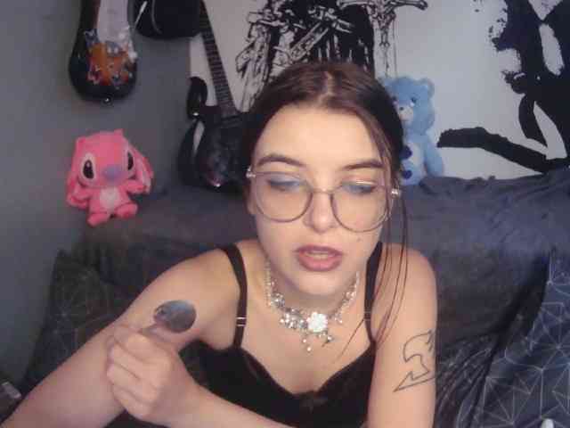 kitsun0ira webcam