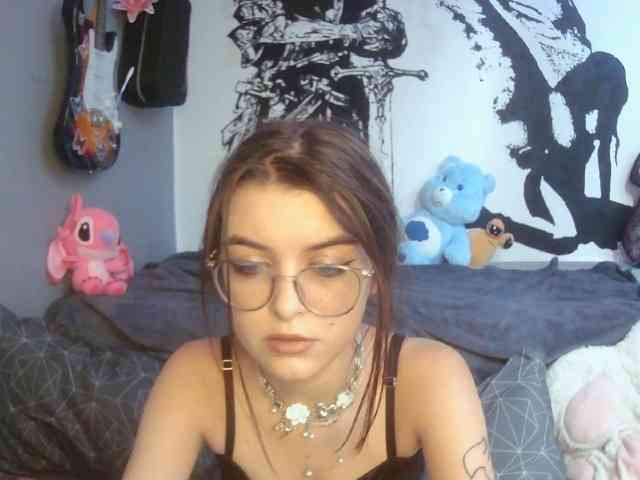 kitsun0ira webcam