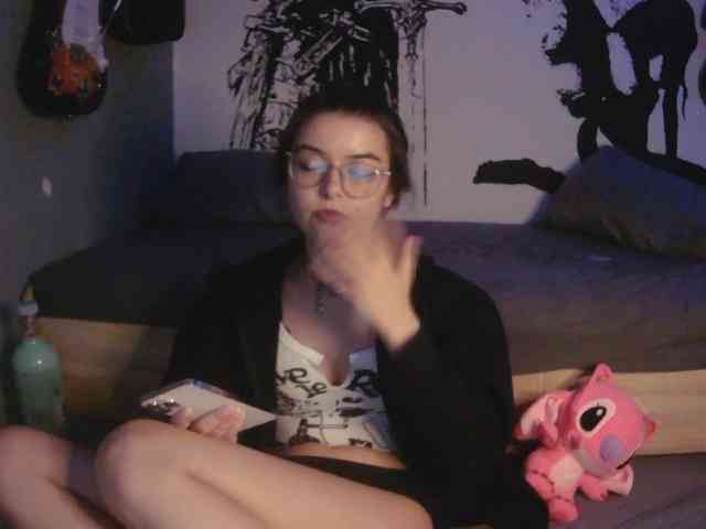 kitsun0ira webcam