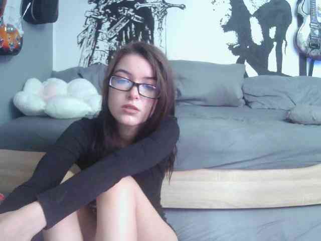 kitsun0ira webcam