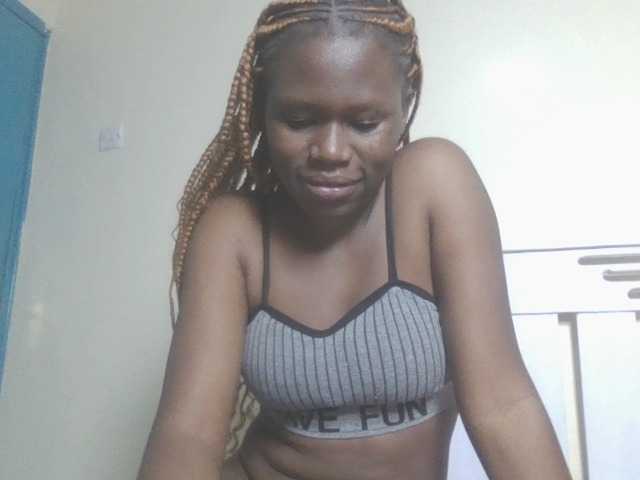 Dewebony live cam on UnifiedCams